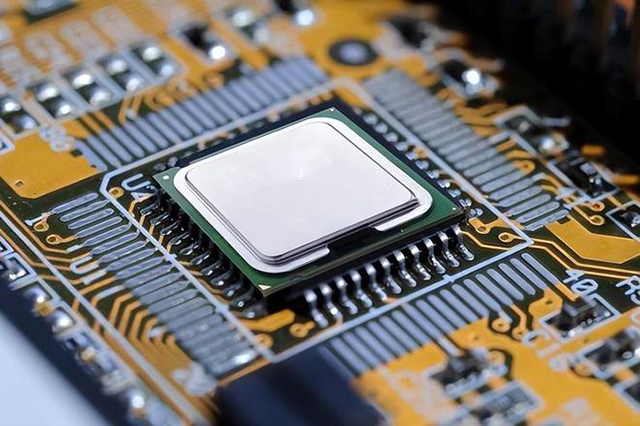 供應(yīng) AMD EPYC? 處理器：EPYC 9005 系列、EPYC 7003 系列、EPYC 4004 系列